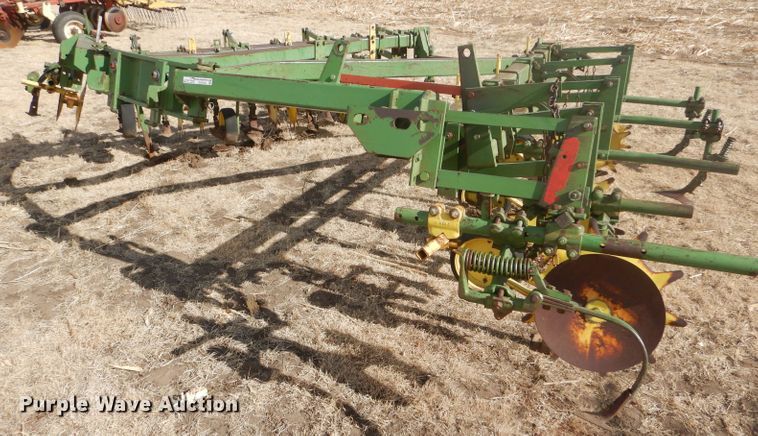 image for item GX9729 John Deere FM row crop cultivator