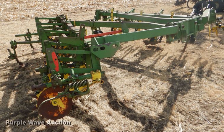 image for item GX9729 John Deere FM row crop cultivator