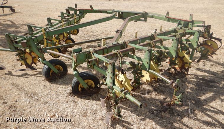 image for item GX9729 John Deere FM row crop cultivator
