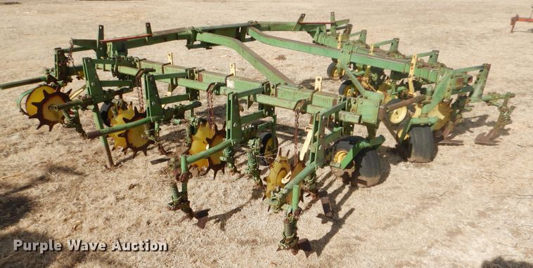 image for item GX9729 John Deere FM row crop cultivator