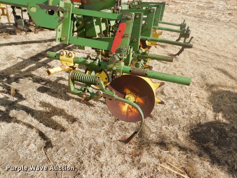 image for item GX9729 John Deere FM row crop cultivator