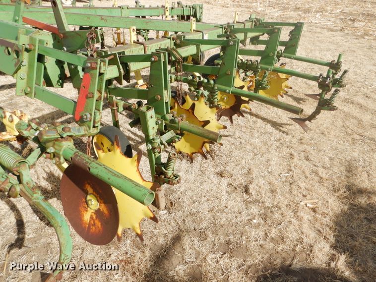 image for item GX9729 John Deere FM row crop cultivator