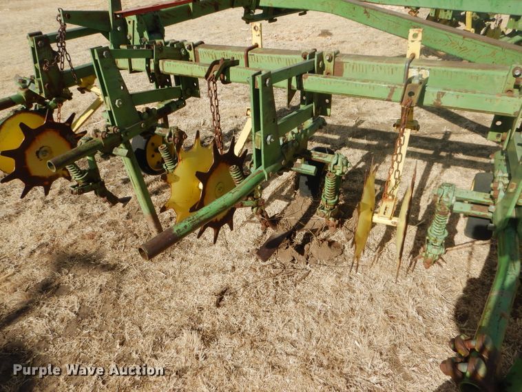 image for item GX9729 John Deere FM row crop cultivator