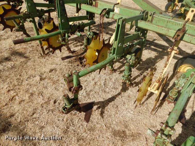 image for item GX9729 John Deere FM row crop cultivator