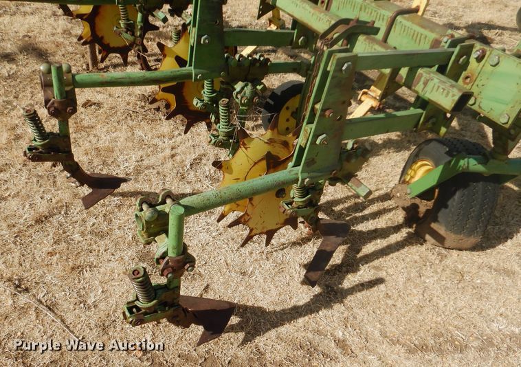 image for item GX9729 John Deere FM row crop cultivator