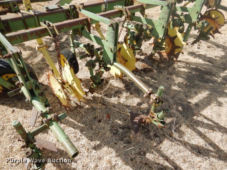 image for item GX9729 John Deere FM row crop cultivator