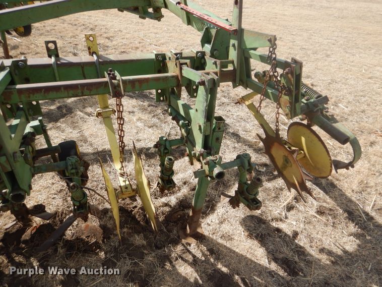 image for item GX9729 John Deere FM row crop cultivator