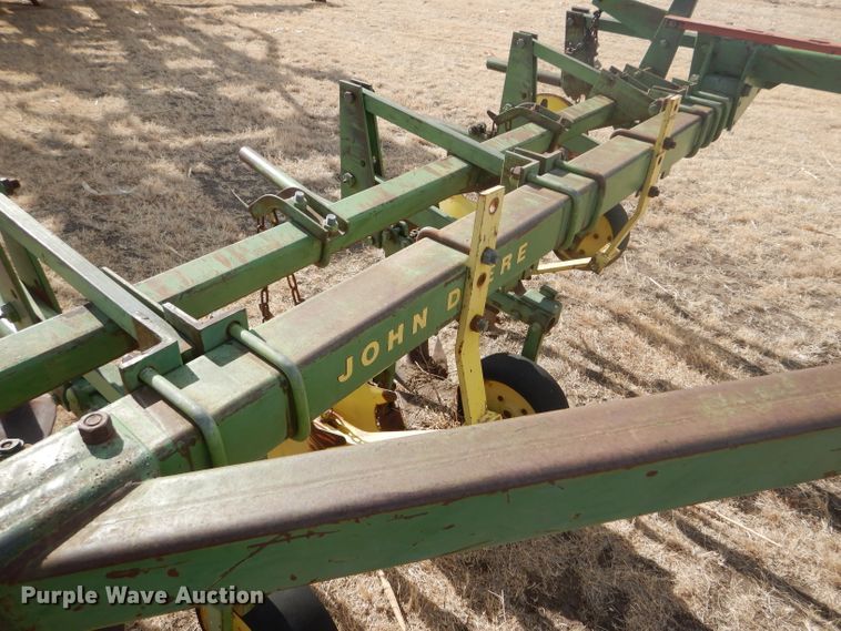 image for item GX9729 John Deere FM row crop cultivator