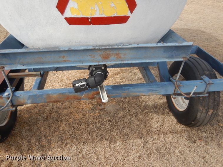 image for item GX9735 Red Ewald fertilizer trailer