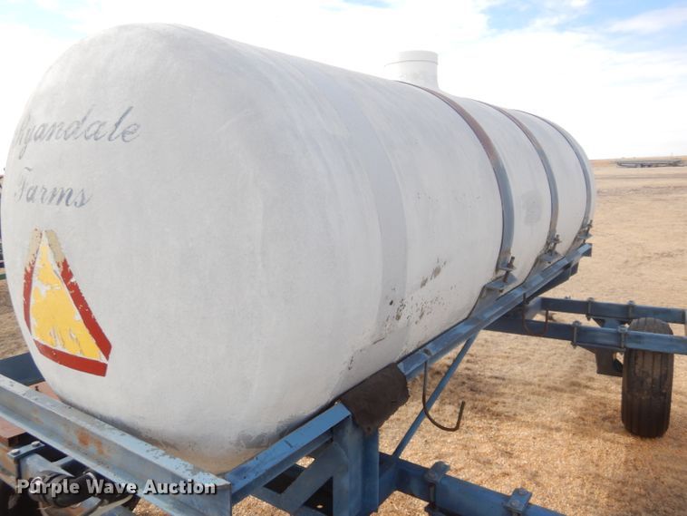 image for item GX9735 Red Ewald fertilizer trailer