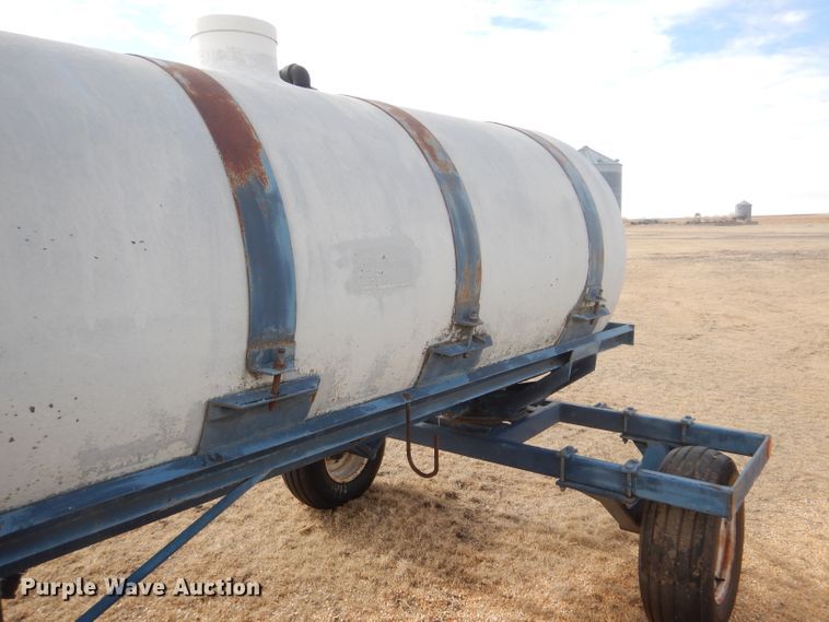 image for item GX9735 Red Ewald fertilizer trailer