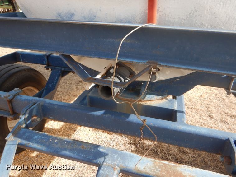 image for item GX9735 Red Ewald fertilizer trailer