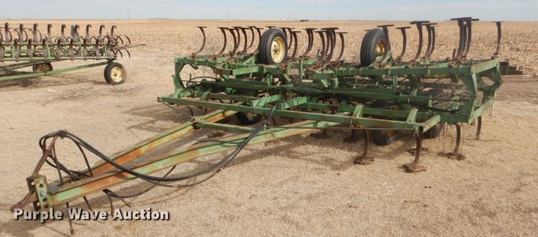 image for item GX9737 John Deere 1010 field cultivator