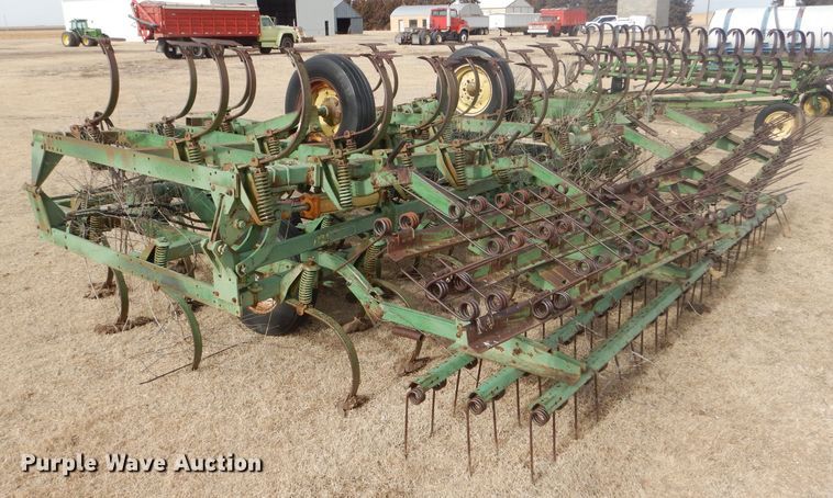 image for item GX9737 John Deere 1010 field cultivator