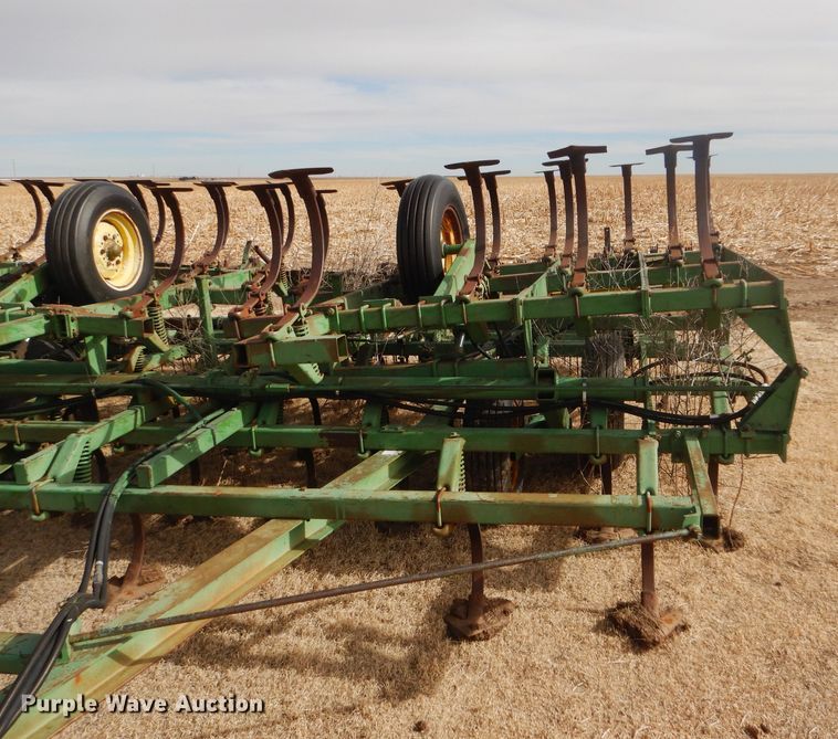 image for item GX9737 John Deere 1010 field cultivator