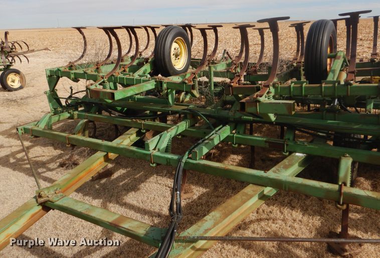 image for item GX9737 John Deere 1010 field cultivator