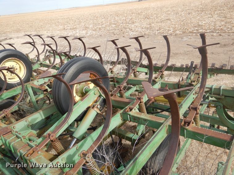 image for item GX9737 John Deere 1010 field cultivator