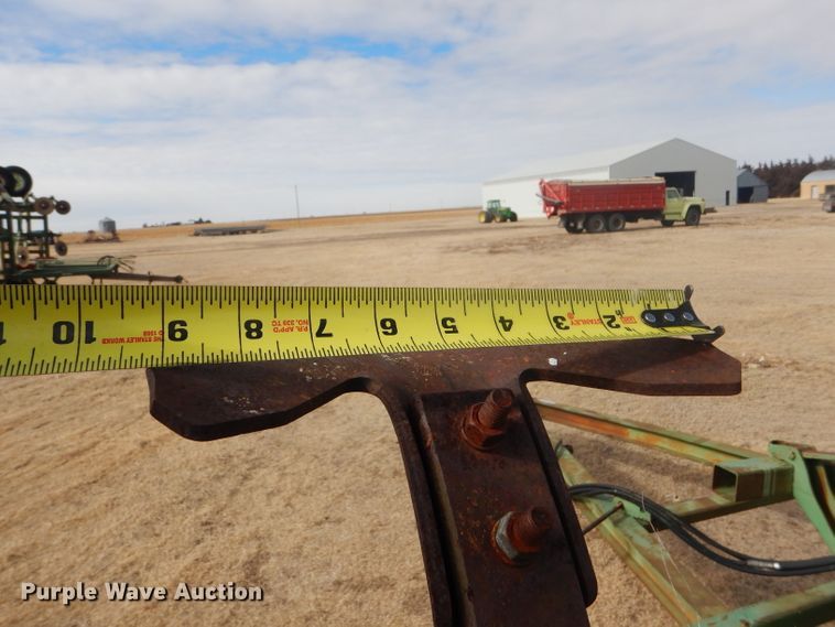 image for item GX9737 John Deere 1010 field cultivator