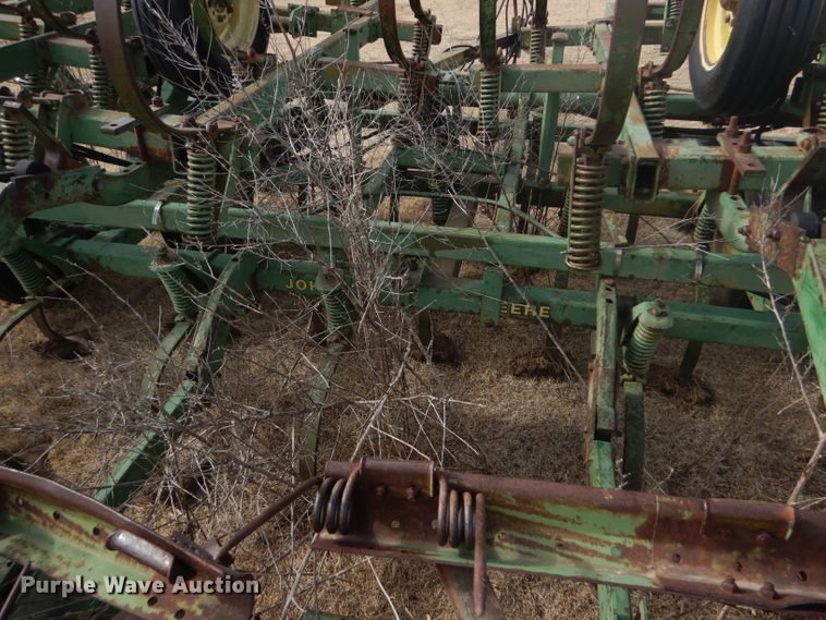 image for item GX9737 John Deere 1010 field cultivator