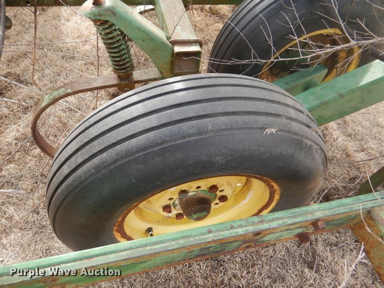 image for item GX9737 John Deere 1010 field cultivator