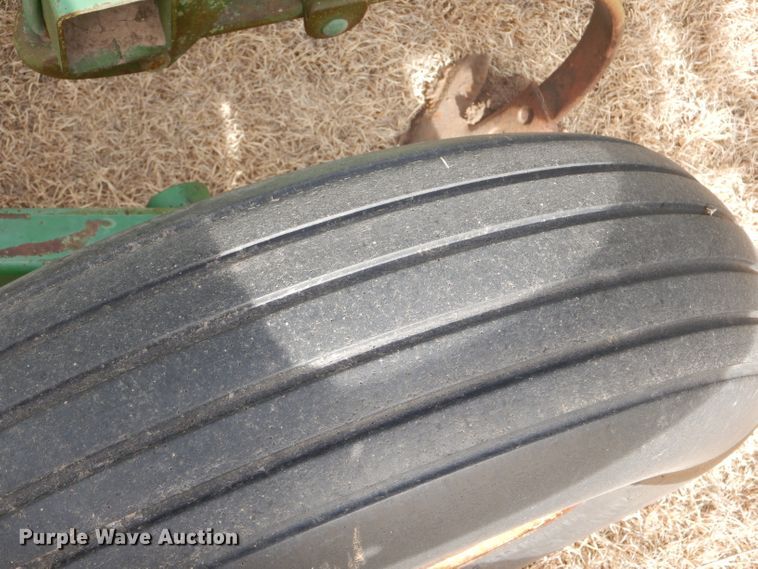 image for item GX9737 John Deere 1010 field cultivator