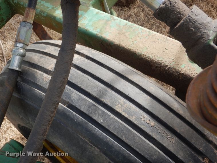 image for item GX9737 John Deere 1010 field cultivator