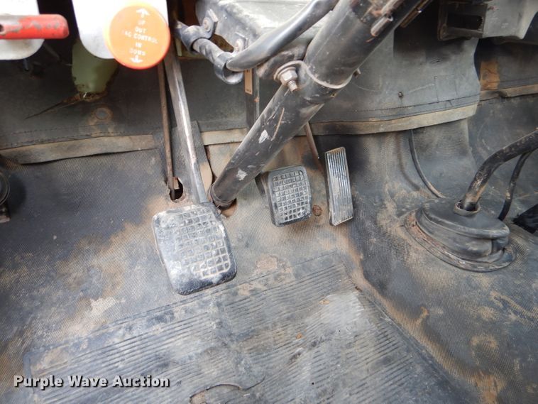 image for item GX9738 1975 Ford F750 grain truck