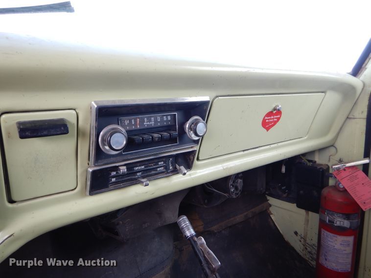 image for item GX9738 1975 Ford F750 grain truck