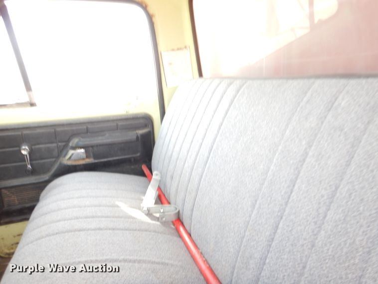 image for item GX9738 1975 Ford F750 grain truck