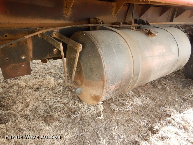 image for item GX9738 1975 Ford F750 grain truck