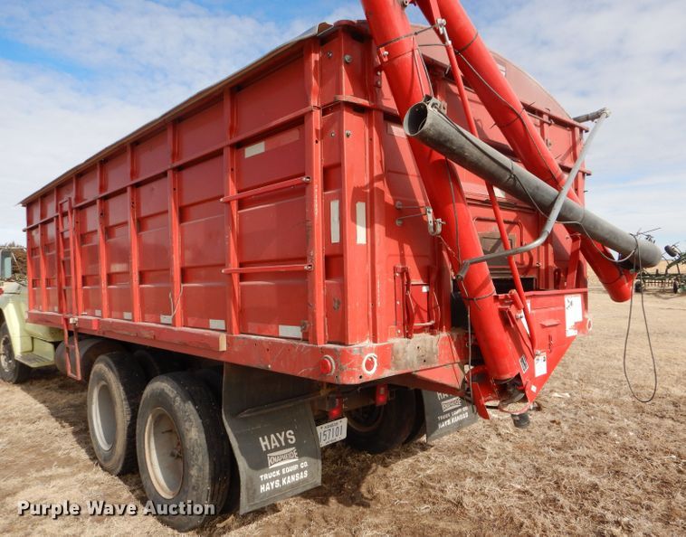 image for item GX9738 1975 Ford F750 grain truck