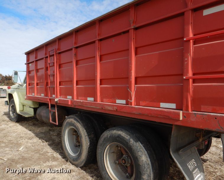 image for item GX9738 1975 Ford F750 grain truck