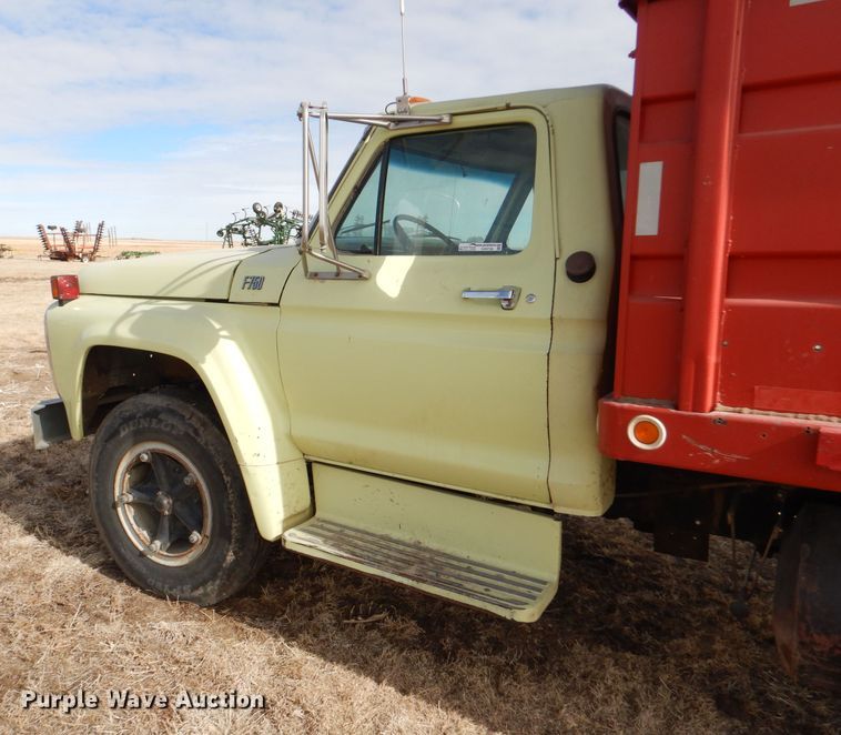 image for item GX9738 1975 Ford F750 grain truck