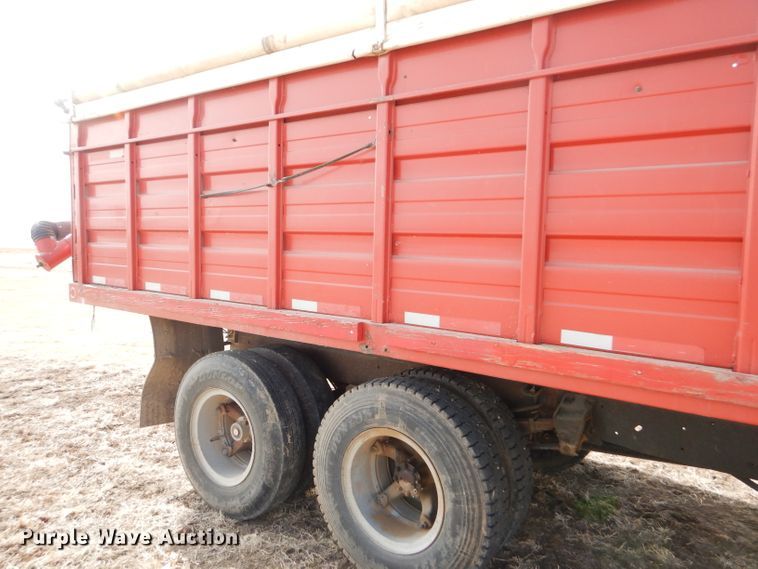 image for item GX9738 1975 Ford F750 grain truck