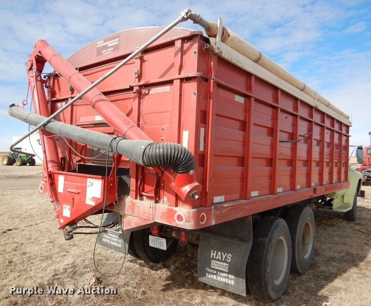 image for item GX9738 1975 Ford F750 grain truck