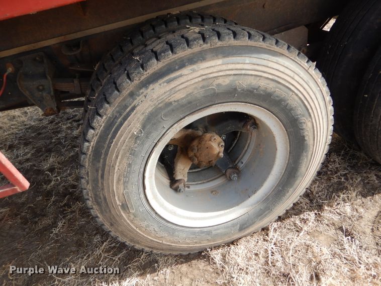 image for item GX9738 1975 Ford F750 grain truck