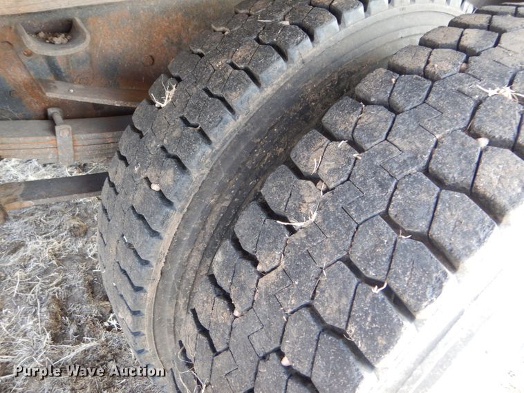 image for item GX9738 1975 Ford F750 grain truck