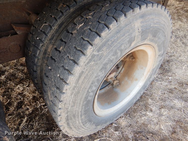 image for item GX9738 1975 Ford F750 grain truck