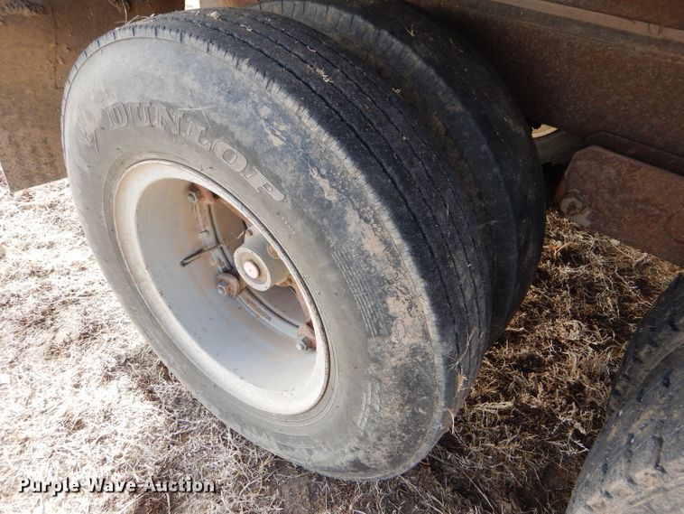 image for item GX9738 1975 Ford F750 grain truck