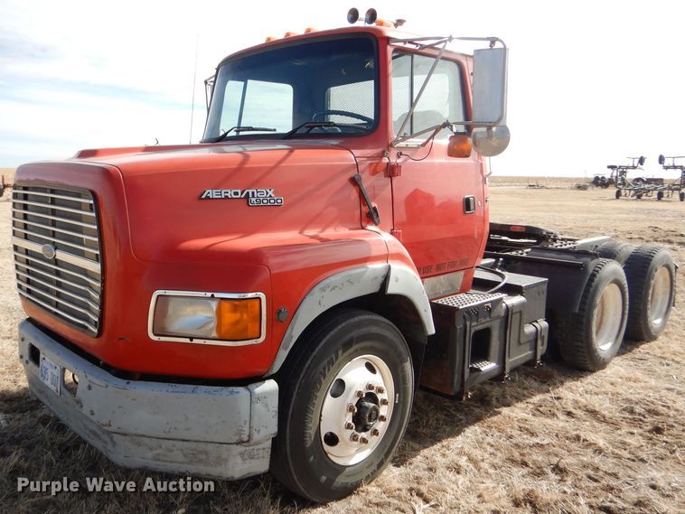 image for item GX9739 1994 Ford L9000 AeroMax semi truck