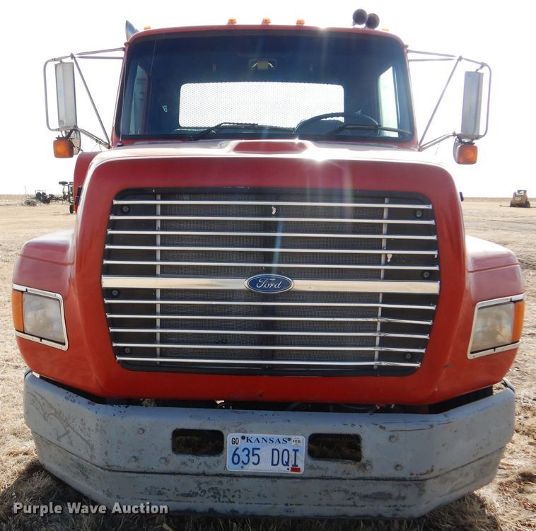 image for item GX9739 1994 Ford L9000 AeroMax semi truck