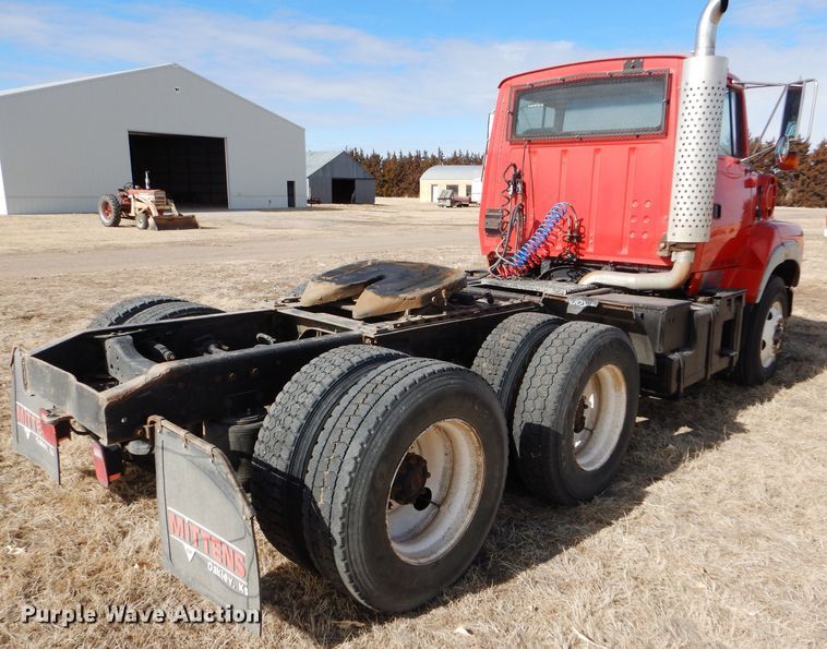 image for item GX9739 1994 Ford L9000 AeroMax semi truck