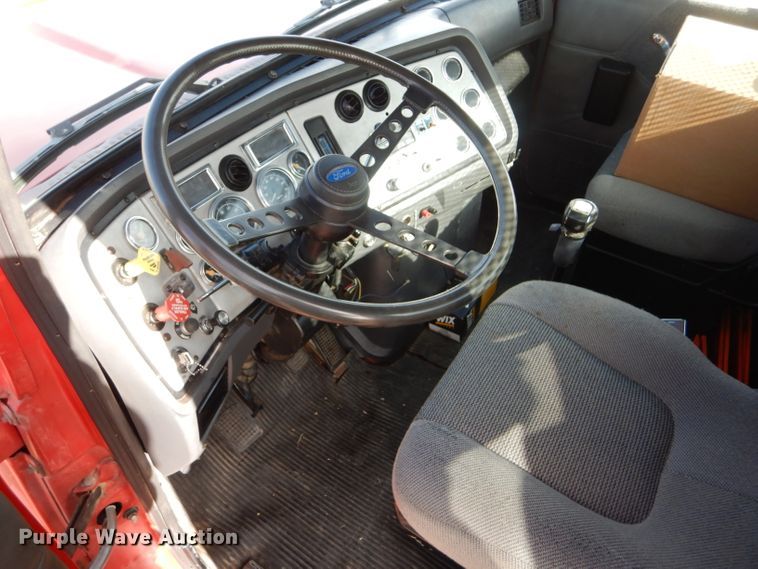 image for item GX9739 1994 Ford L9000 AeroMax semi truck