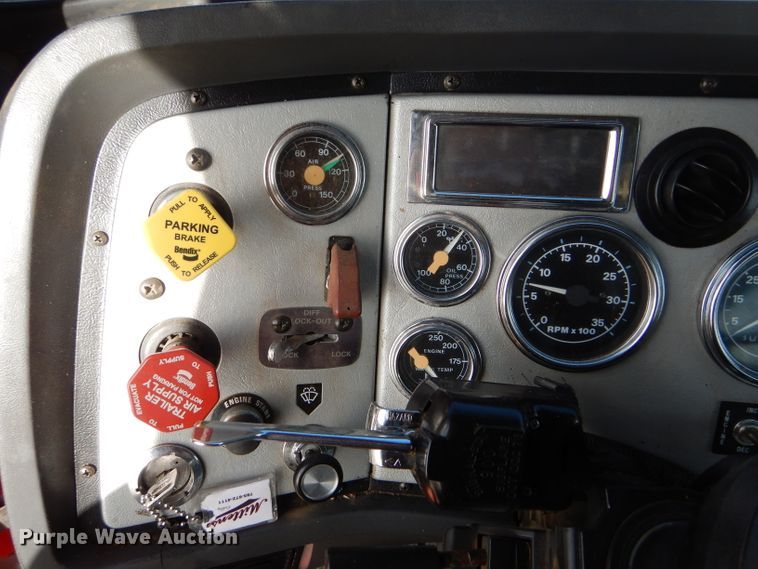 image for item GX9739 1994 Ford L9000 AeroMax semi truck