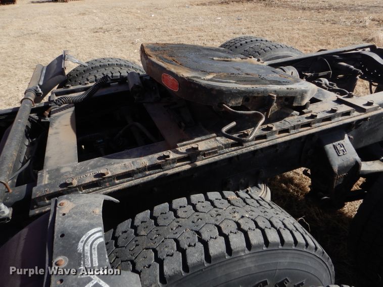 image for item GX9739 1994 Ford L9000 AeroMax semi truck