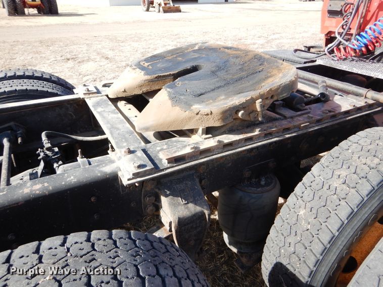 image for item GX9739 1994 Ford L9000 AeroMax semi truck