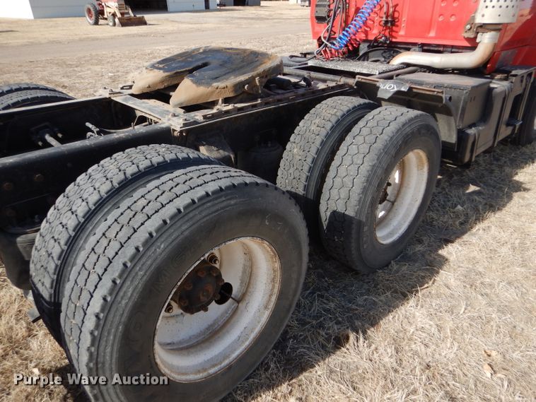 image for item GX9739 1994 Ford L9000 AeroMax semi truck