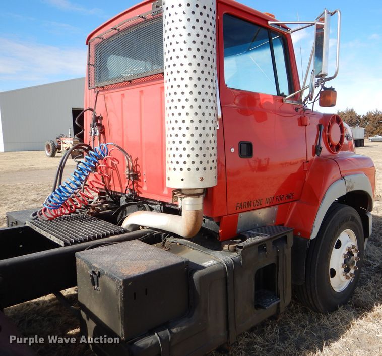 image for item GX9739 1994 Ford L9000 AeroMax semi truck