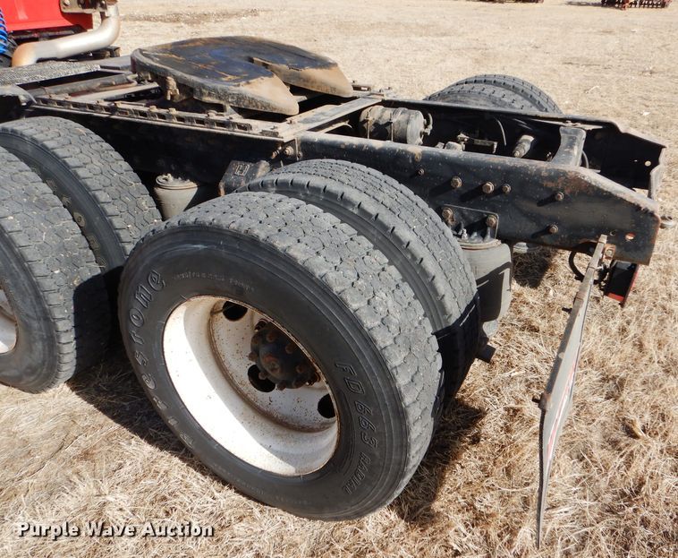 image for item GX9739 1994 Ford L9000 AeroMax semi truck