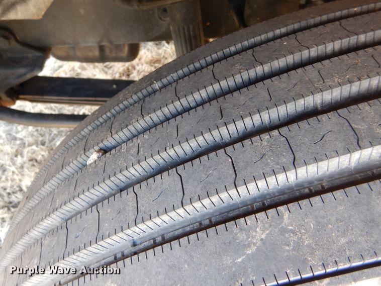 image for item GX9739 1994 Ford L9000 AeroMax semi truck